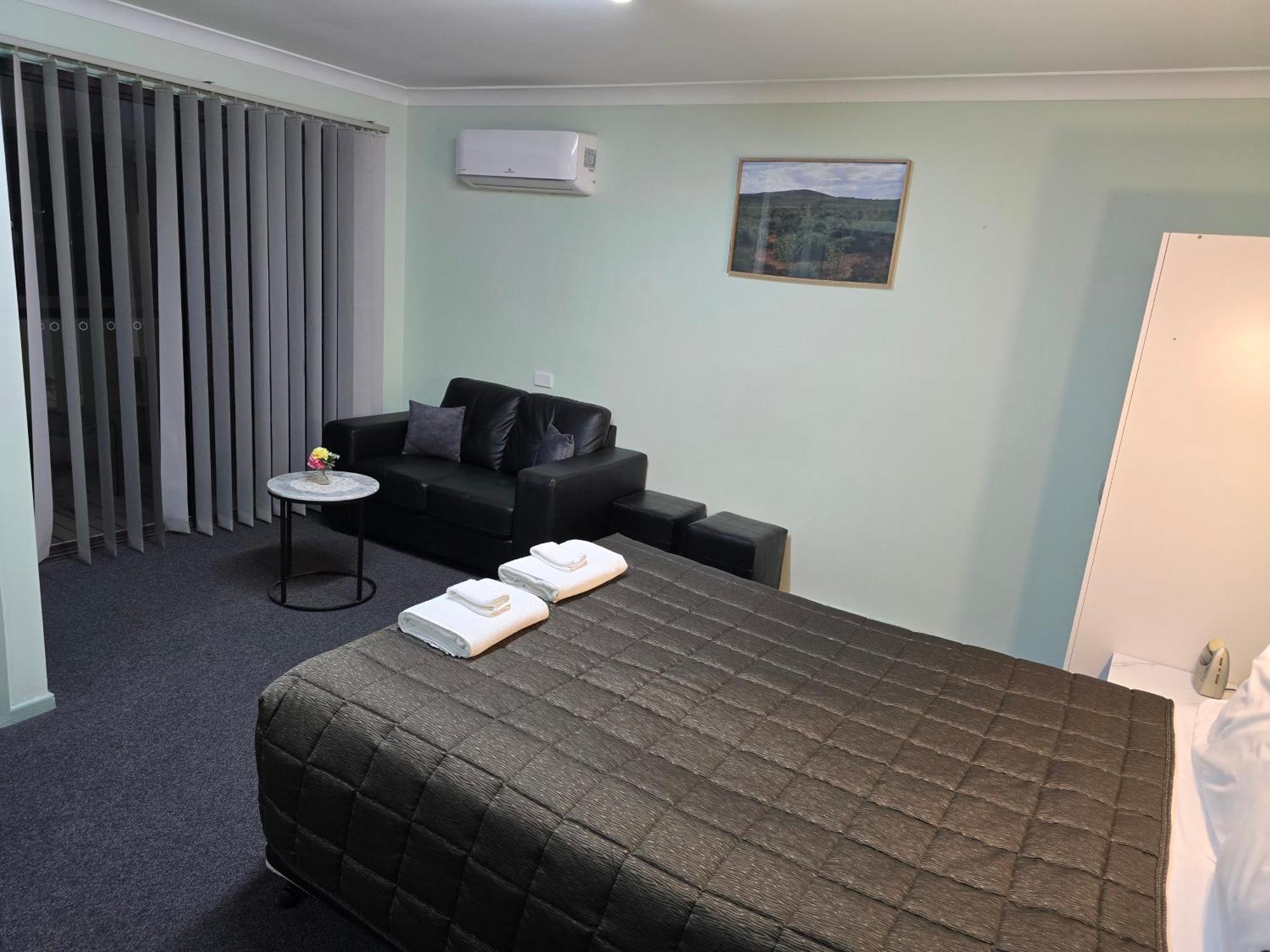 Lake Forbes Motel Εξωτερικό φωτογραφία