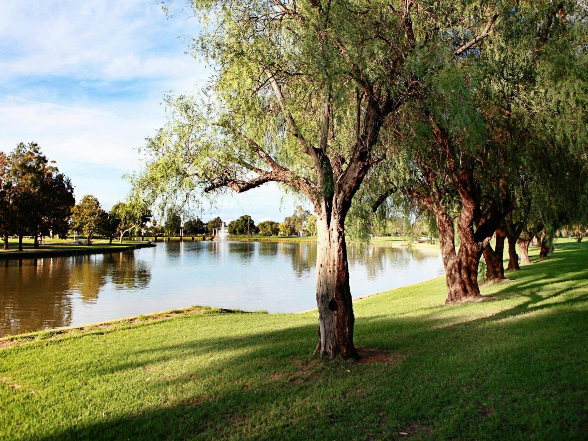 Lake Forbes Motel Εξωτερικό φωτογραφία