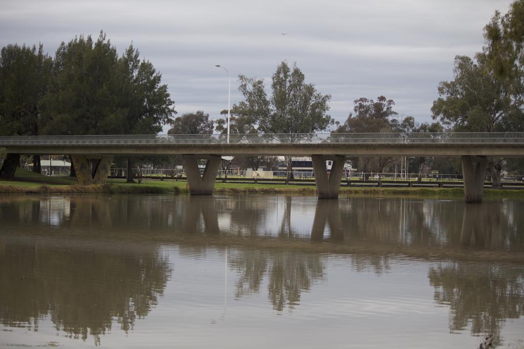 Lake Forbes Motel Εξωτερικό φωτογραφία