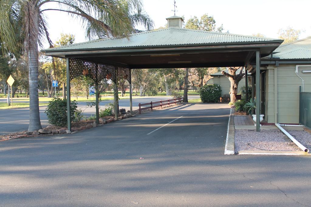 Lake Forbes Motel Εξωτερικό φωτογραφία