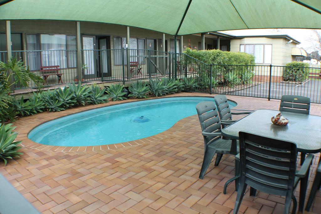 Lake Forbes Motel Εξωτερικό φωτογραφία