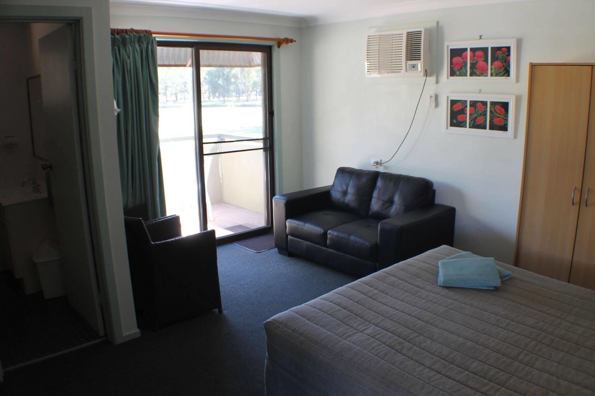 Lake Forbes Motel Εξωτερικό φωτογραφία