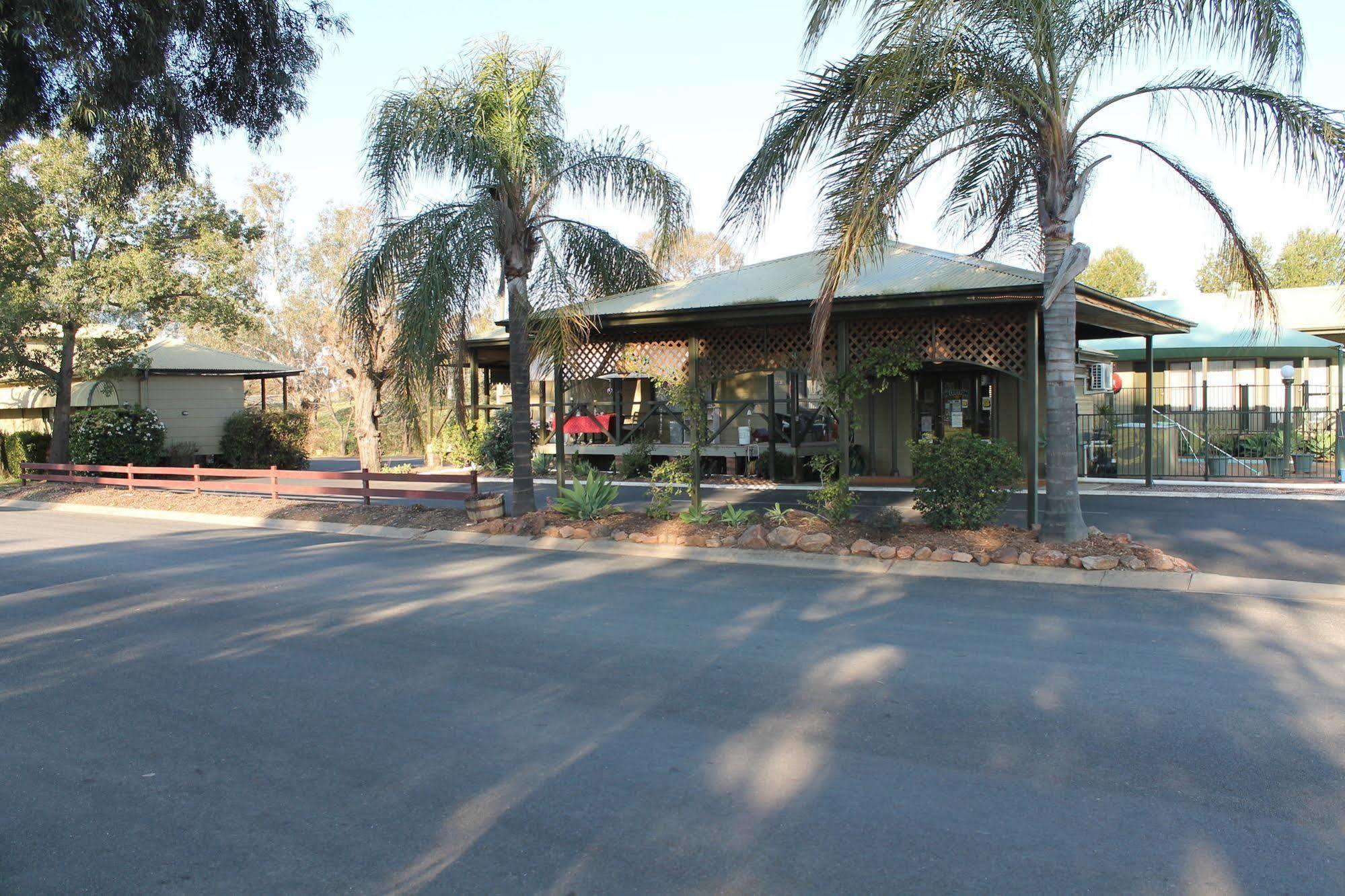 Lake Forbes Motel Εξωτερικό φωτογραφία